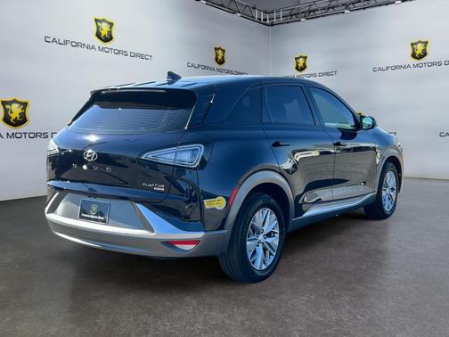2022 Hyundai NEXO Blue