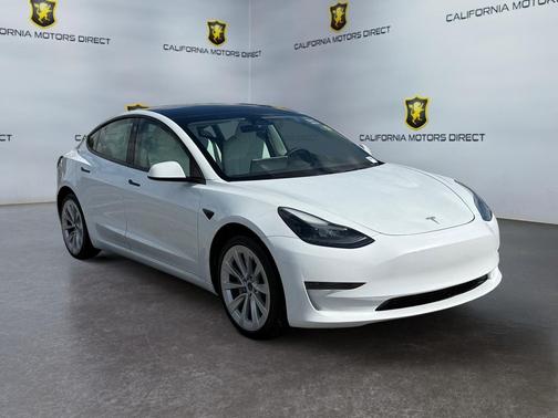 Pearl White Multi-Coat 2023 Tesla Model 3 Standard Range