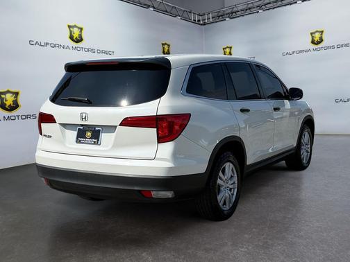 White Diamond Pearl 2017 Honda Pilot LX