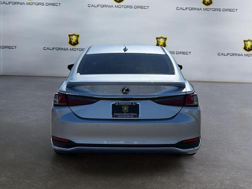 Iridium 2023 Lexus ES 300h Base