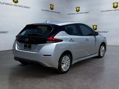 Brilliant Silver Metallic 2023 Nissan Leaf S 40 kWh