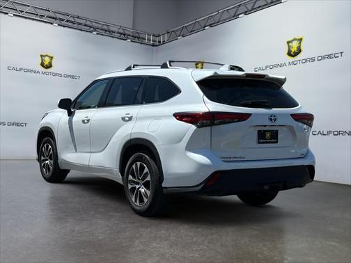 2022 Toyota Highlander Hybrid XLE
