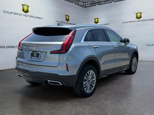 Argent Silver Metallic 2025 Cadillac XT4 Premium Luxury