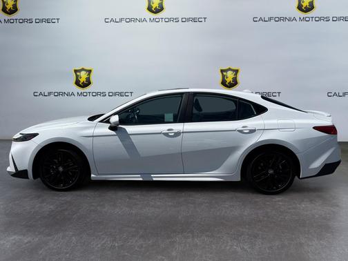 Ice Cap 2025 Toyota Camry SE