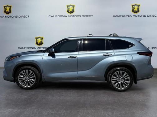 Moon Dust 2024 Toyota Highlander Platinum