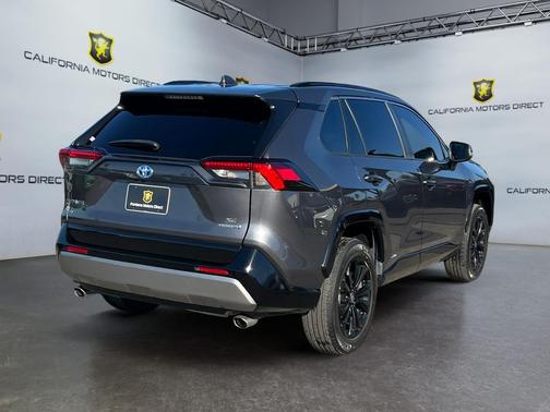 2022 Toyota RAV4 Hybrid SE