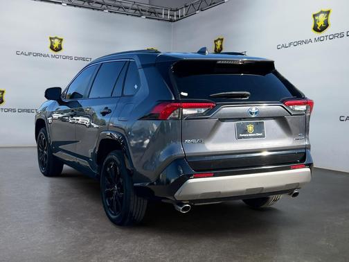 2022 Toyota RAV4 Hybrid SE