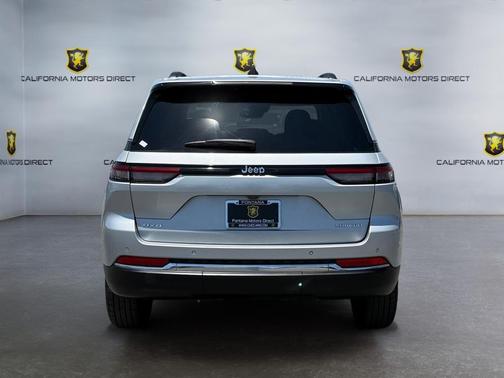 Silver Zynith 2023 Jeep Grand Cherokee Laredo