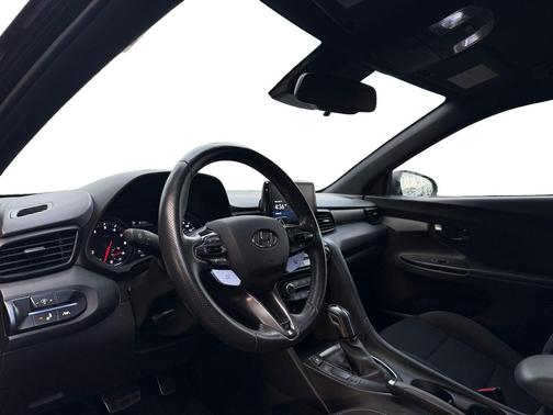 2022 Hyundai Veloster N Base
