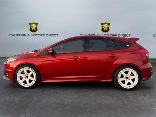 2018 Ford Focus ST 