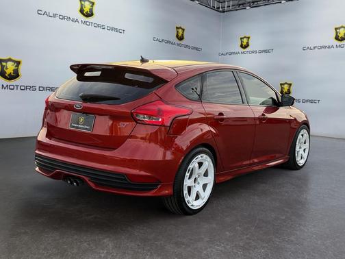 2018 Ford Focus ST 