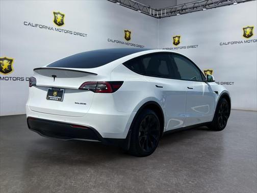 2022 Tesla Model Y Long Range Dual Motor All-Wheel Drive