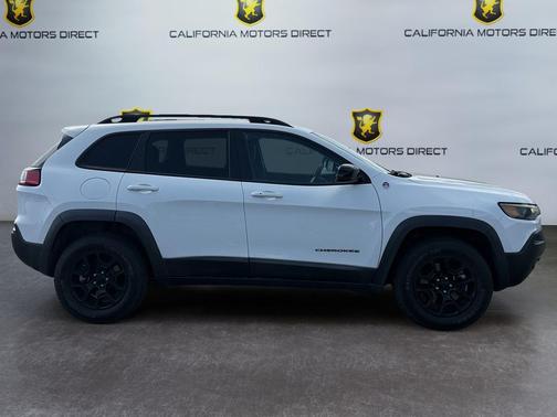 Bright White Clearcoat 2022 Jeep Cherokee Trailhawk