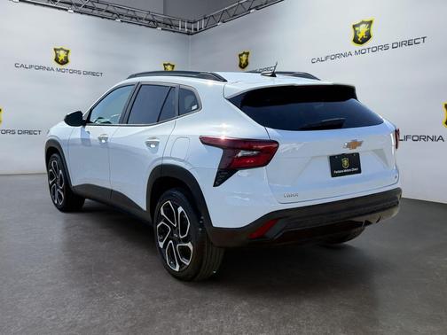 Summit White 2025 Chevrolet Trax FWD 2RS