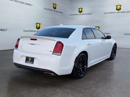 2019 Chrysler 300 S