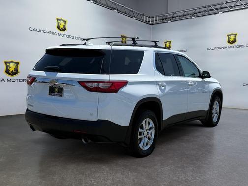 Summit White 2019 Chevrolet Traverse LT Cloth