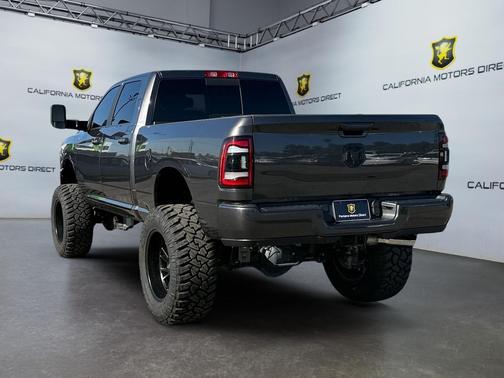 2022 RAM 2500 Big Horn Crew Cab 4x4 6'4' Box