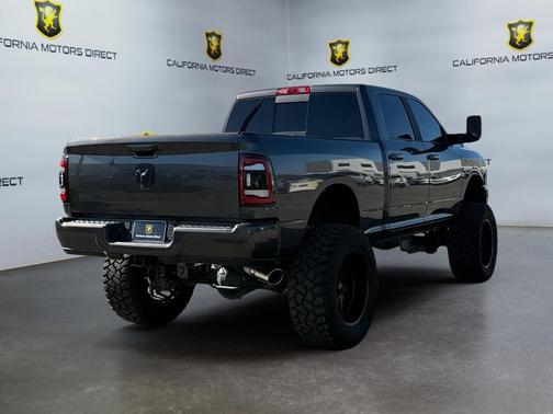 2022 RAM 2500 Big Horn Crew Cab 4x4 6'4' Box