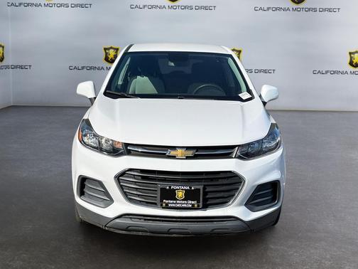 Summit White 2020 Chevrolet Trax LS
