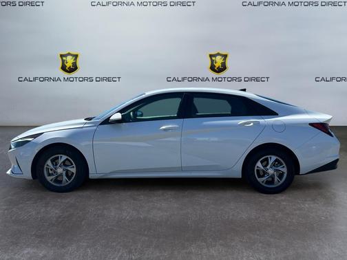 2022 Hyundai ELANTRA SE