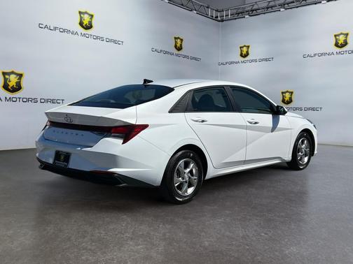 2022 Hyundai ELANTRA SE
