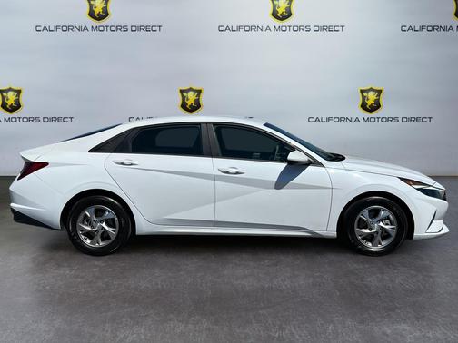 2022 Hyundai ELANTRA SE