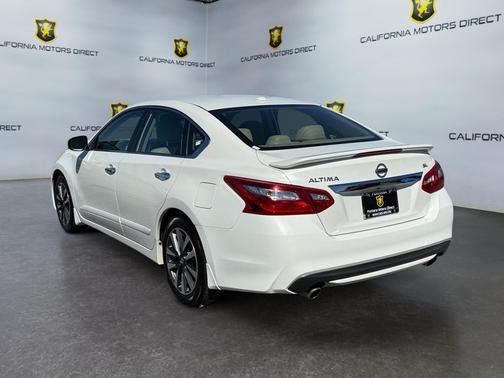 Pearl White 2016 Nissan Altima 2.5 SL