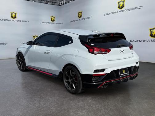 Chalk White 2019 Hyundai Veloster Base