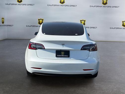 Pearl White Multi-Coat 2023 Tesla Model 3 Standard Range