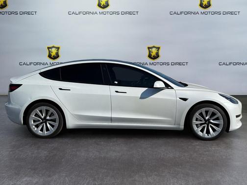 Pearl White Multi-Coat 2023 Tesla Model 3 Standard Range