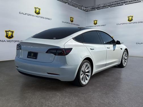Pearl White Multi-Coat 2023 Tesla Model 3 Standard Range