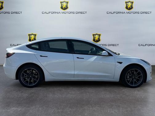 Pearl White Multi-Coat 2023 Tesla Model 3 Standard Range