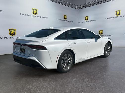 2021 Toyota Mirai Base