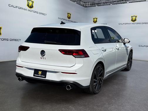Opal White Pearl 2023 Volkswagen Golf GTI 1.4T TSI