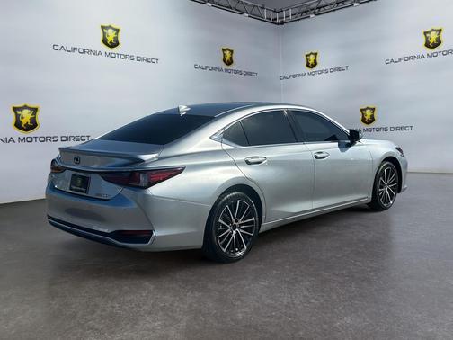 2024 Lexus ES 300h Base