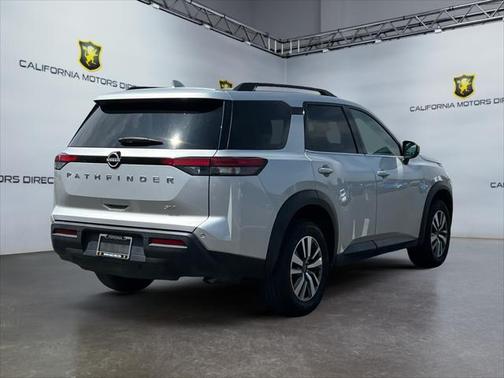 2023 Nissan Pathfinder SV FWD