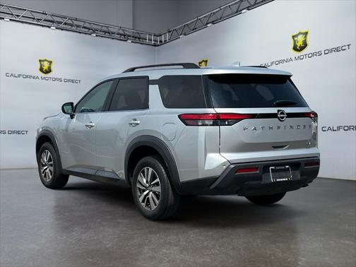 2023 Nissan Pathfinder SV FWD