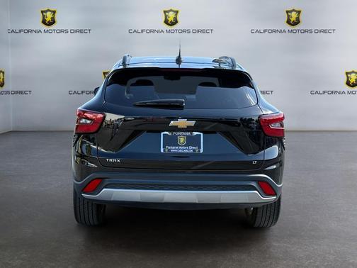 Mosaic Black Metallic 2024 Chevrolet Trax LT