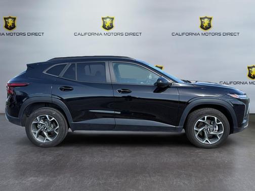 Mosaic Black Metallic 2024 Chevrolet Trax LT