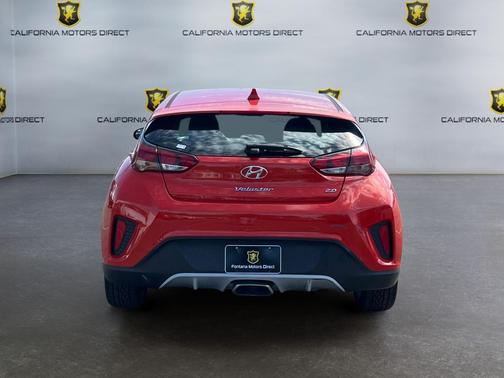 2019 Hyundai Veloster 2