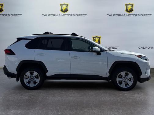 Super White 2021 Toyota RAV4 XLE