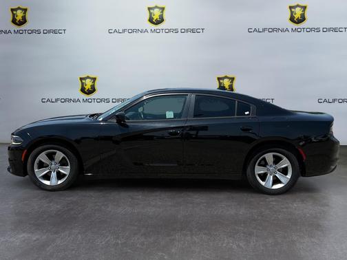 Pitch Black Clearcoat 2017 Dodge Charger SXT