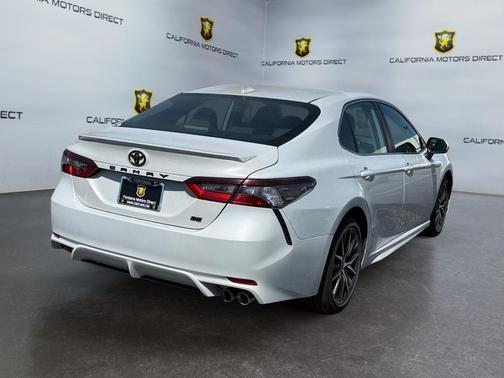 Ice Edge 2024 Toyota Camry SE