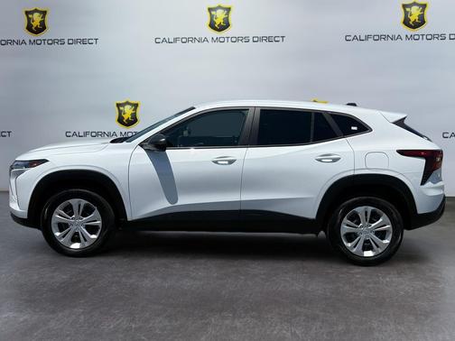 Summit White 2024 Chevrolet Trax LS