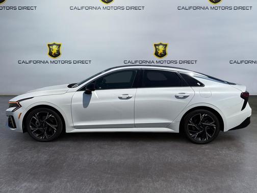 Snow White Pearl 2025 Kia K5 GT-Line