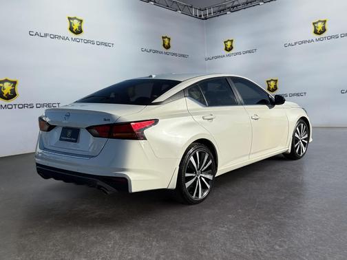 2021 Nissan Altima SR FWD