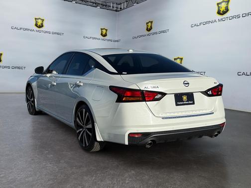 2021 Nissan Altima SR FWD