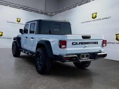 Bright White Clearcoat 2020 Jeep Gladiator Sport S