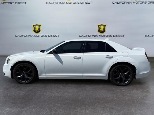 Bright White Clearcoat 2020 Chrysler 300 Touring