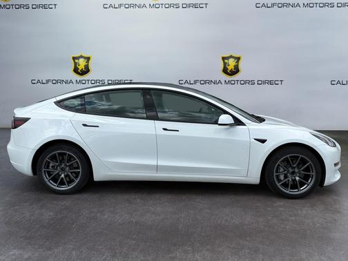 Pearl White Multi-Coat 2023 Tesla Model 3 Standard Range